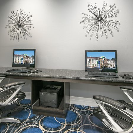 Holiday Inn Express And Suites Houston North - Iah Area By Ihg Ngoại thất bức ảnh