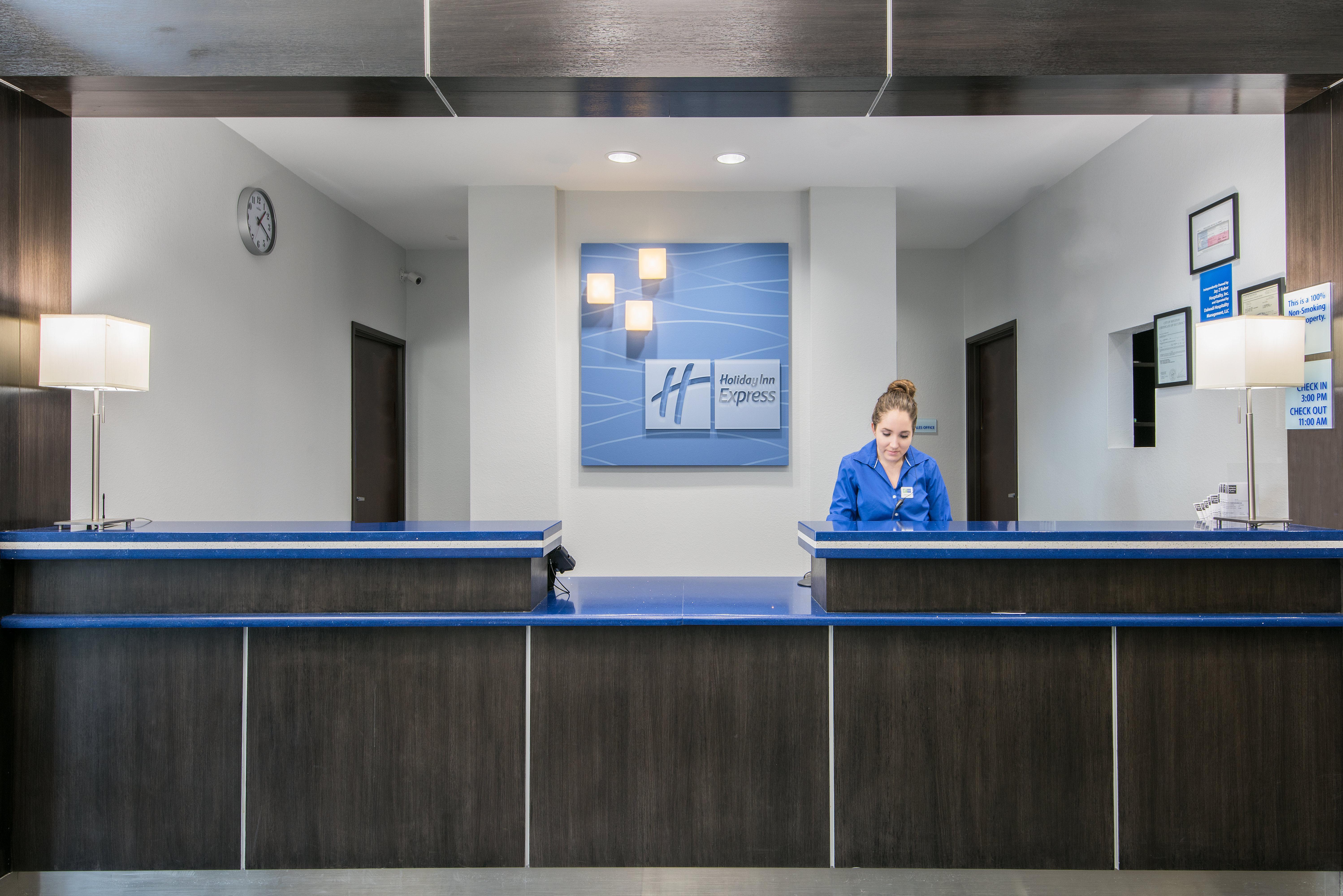 Holiday Inn Express And Suites Houston North - Iah Area By Ihg Ngoại thất bức ảnh