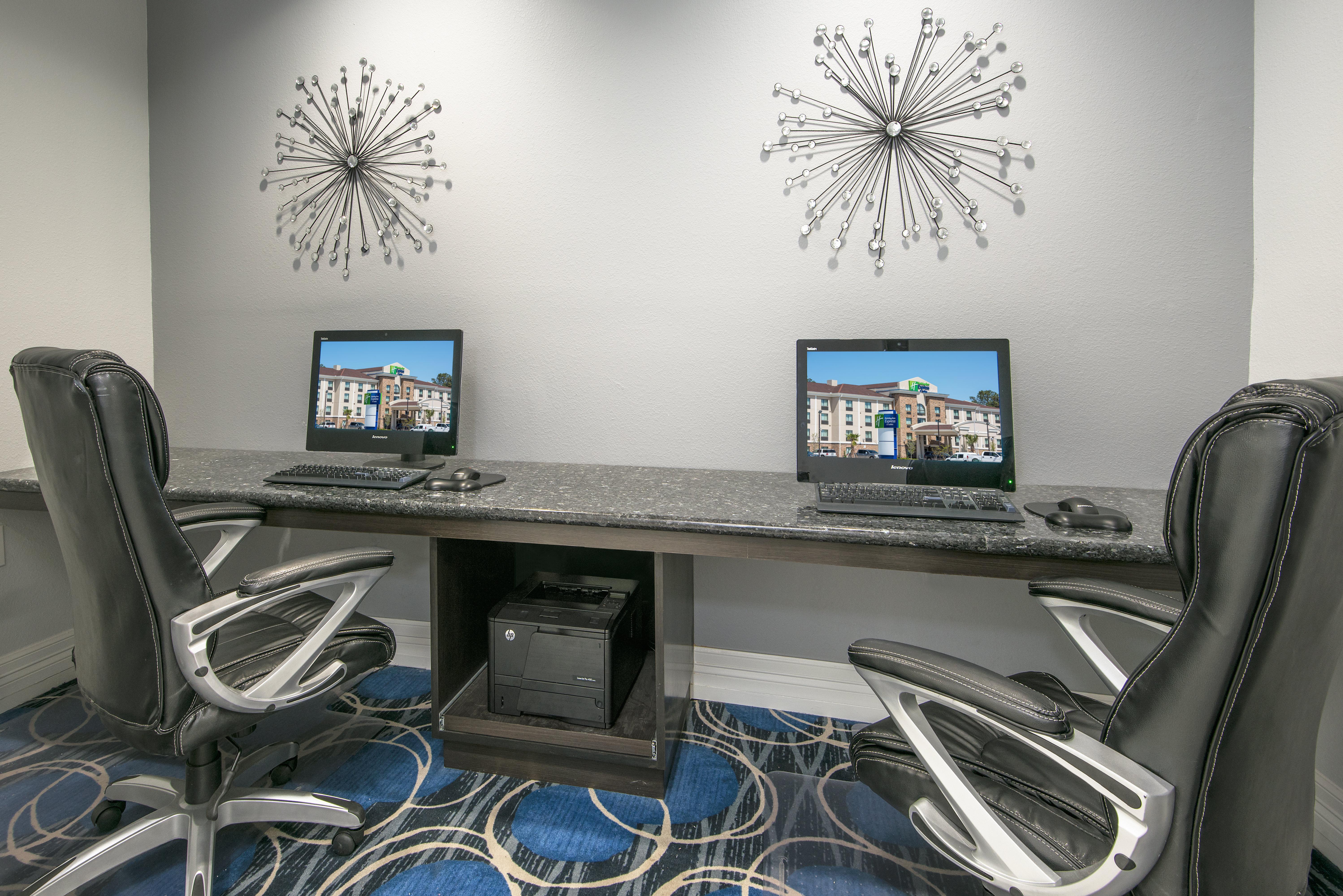 Holiday Inn Express And Suites Houston North - Iah Area By Ihg Ngoại thất bức ảnh