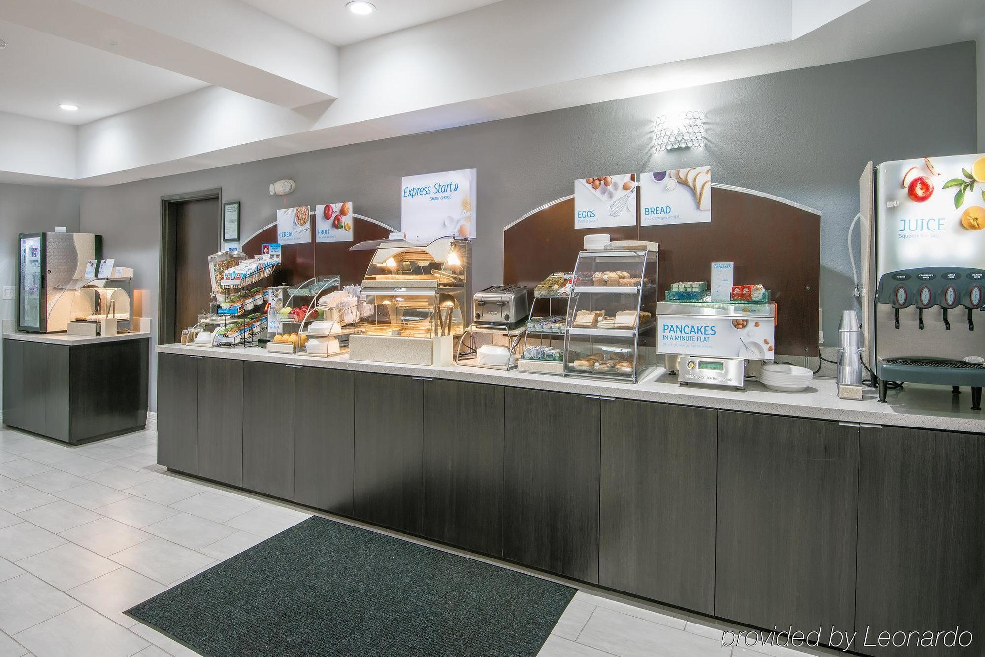 Holiday Inn Express And Suites Houston North - Iah Area By Ihg Ngoại thất bức ảnh