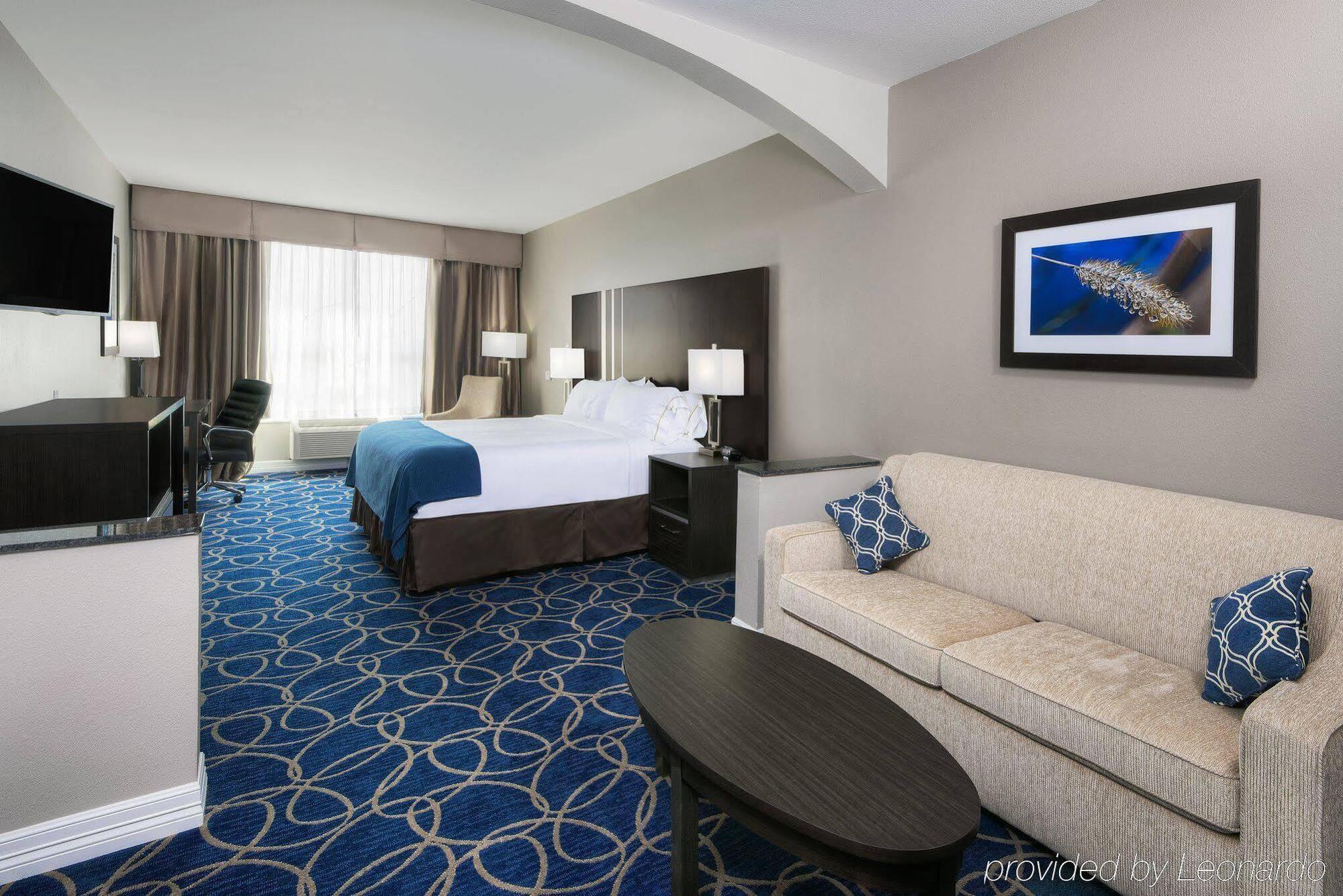 Holiday Inn Express And Suites Houston North - Iah Area By Ihg Ngoại thất bức ảnh