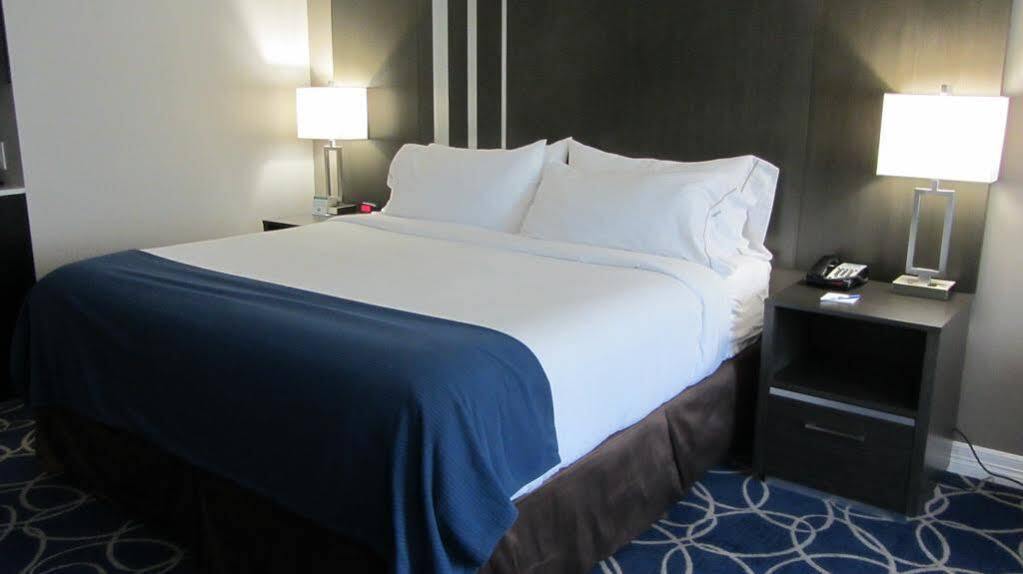 Holiday Inn Express And Suites Houston North - Iah Area By Ihg Ngoại thất bức ảnh